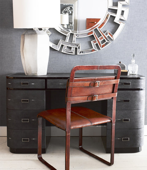 Deco Real Shagreen Desk in Office Situation
