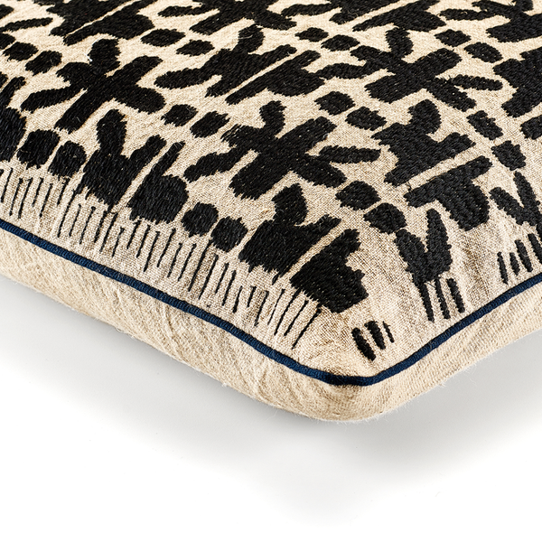Corner of the carbone crossway cushion
