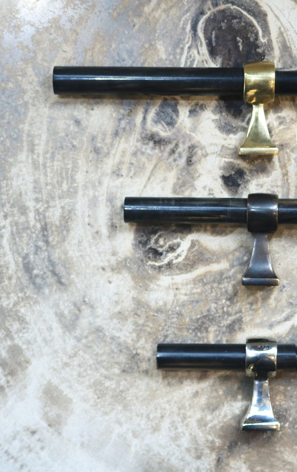 All knuckle handles on horn handles