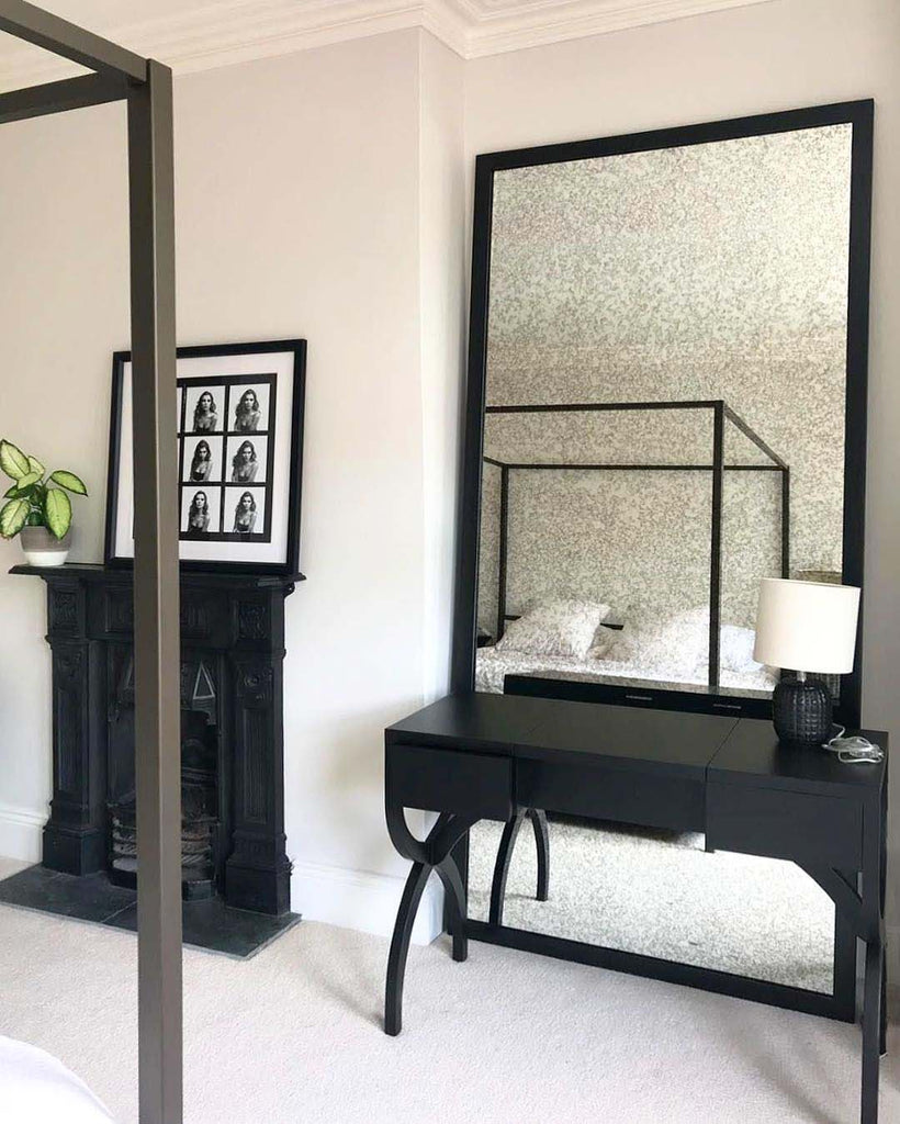 Shikari Dressing table infront of mirror with lamp