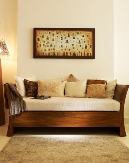 Mufti Daybed with pillows, lamp and wallart